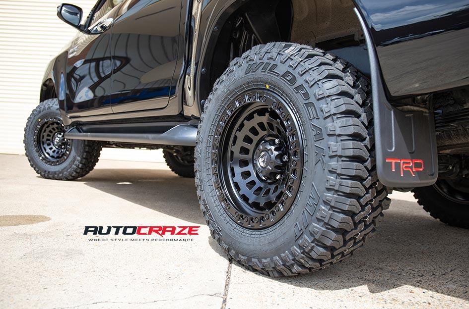 TOYOTA HILUX N80 4WD ZEPHYR MATTE BLACK